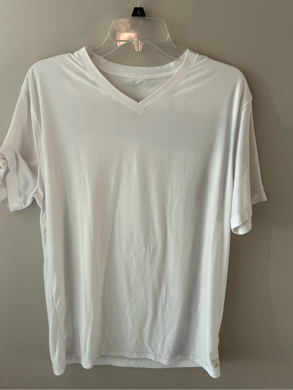 Vuori V-Neck tee